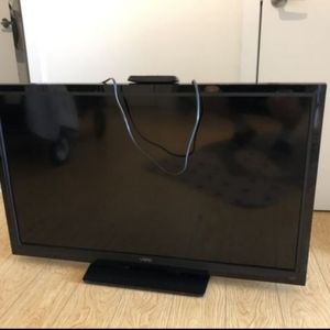 Vizio 39” Smart TV - Wifi Capable - Built In Apps